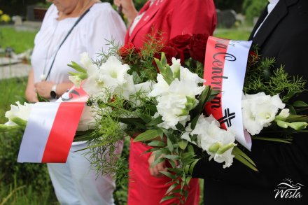 Uroczystość złożenia kwiatów na grobie Bogumiła Hoffa